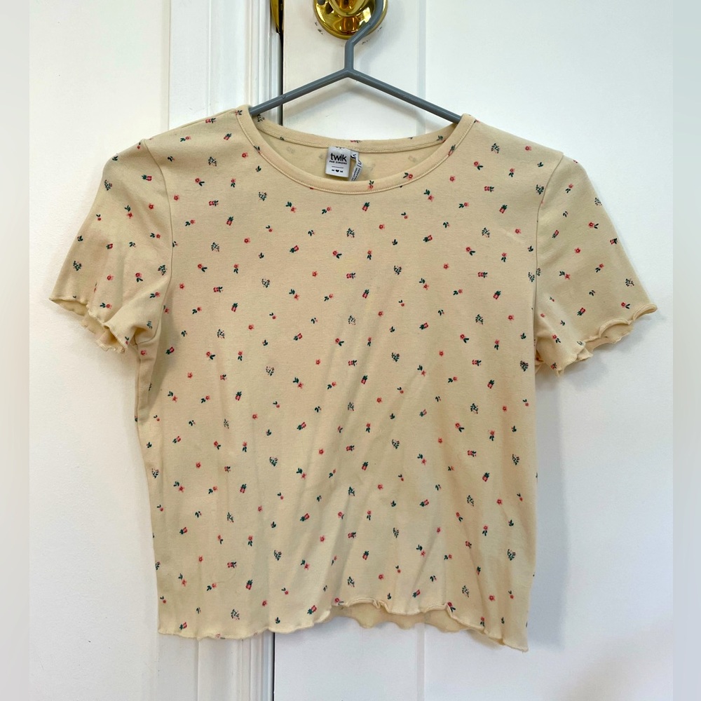 Simons twik cropped tshirt